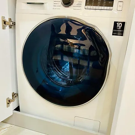 Cozy Corner Briz 아파트