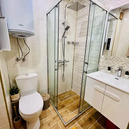 Cozy Corner Briz 아파트 *